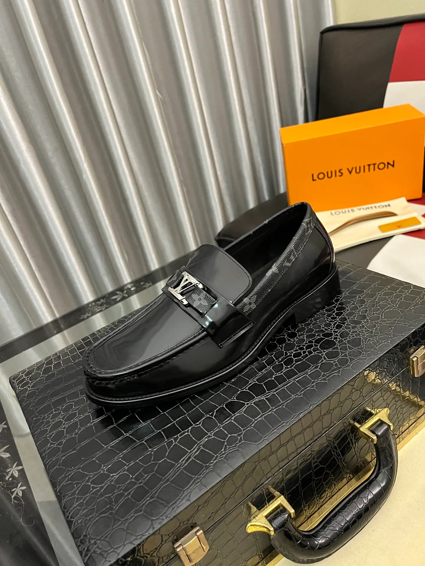Men's Men's Shoes Men's Men's Shoes 💰520⌚️⌚️[LV] The most popular classic Louis Vuitton leather shoes. Synchronized with the official website, the upper adopts Italian imported upper embossing➕comfortable cowhide lining, fashionable atmosphere, unique brand and unique craftsmanship. Highlighting the hot style of the new year. Stop hesitating, stop wandering, get it now. Code number: 38--44. 2️⃣colors available